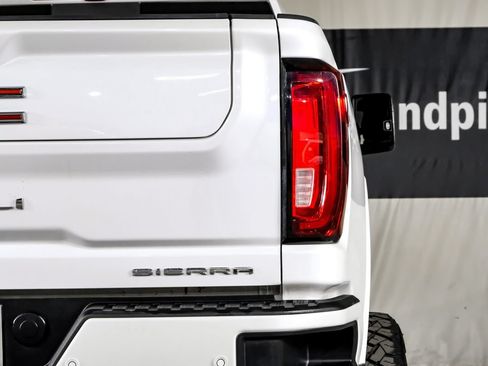 Used 2022 GMC Sierra 2500 Denali w/ Denali Ultimate Package AWD/4WD image 42