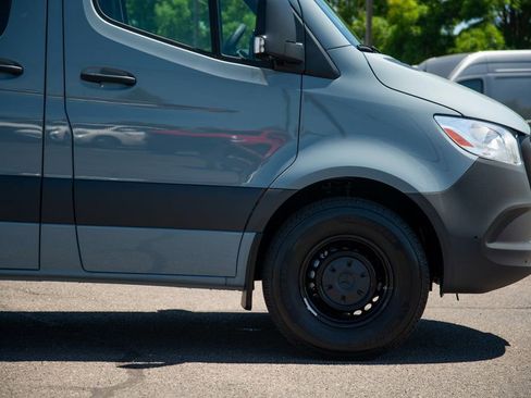 Used 2025 Mercedes-Benz Sprinter 2500 image 6