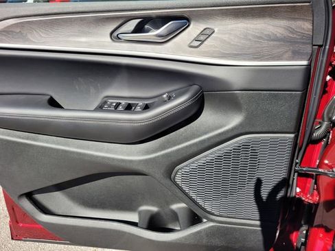 New 2025 Jeep Grand Cherokee L Limited w/ Black Appearance Package image 21