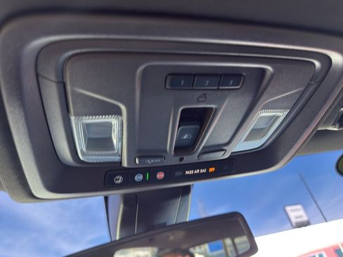 Used 2023 GMC Sierra 2500 Denali image 16