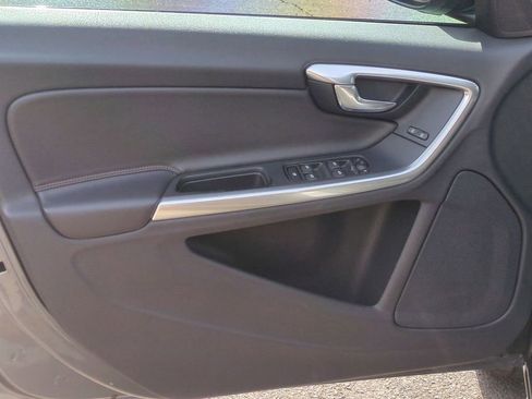 Used 2016 Volvo V60 T5 Cross Country w/ Convenience Package AWD/4WD image 11