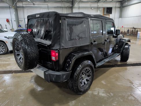 Used 2015 Jeep Wrangler Unlimited Sahara w/ Connectivity Group image 3