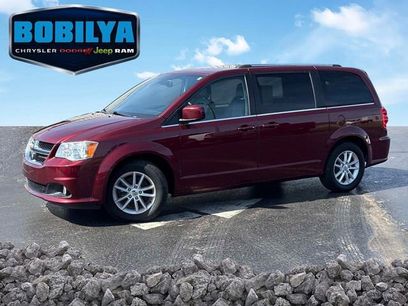 Used 2019 Dodge Grand Caravan SXT w/ Rear Park Assist Package