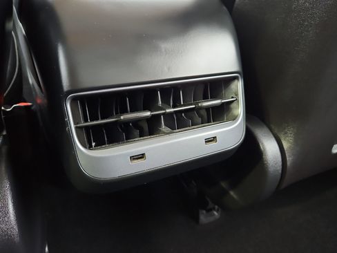 Used 2018 Tesla Model 3 Long Range image 24