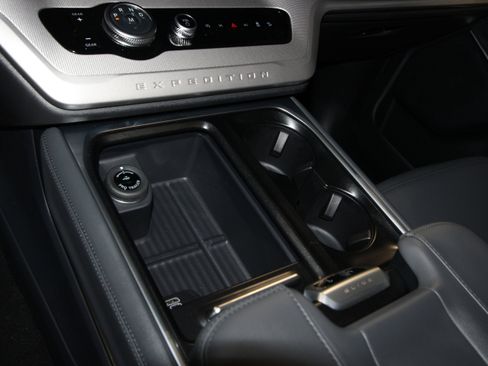 New 2026 Ford Expedition Active image 14