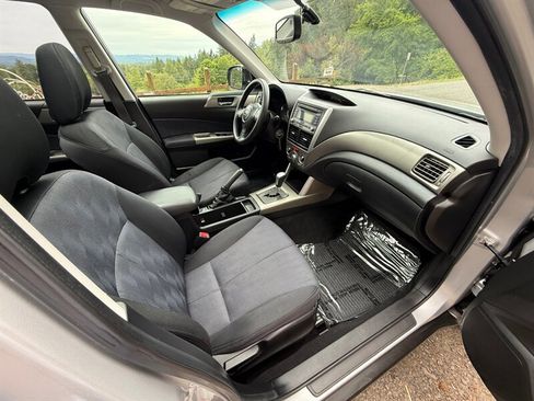 Used 2010 Subaru Forester 2.5X Premium image 12