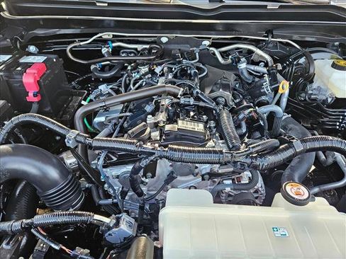 Used 2025 Toyota Tacoma SR5 AWD/4WD image 23
