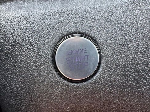 Used 2021 Kia Sorento S w/ Panoramic Sunroof Package FWD image 23