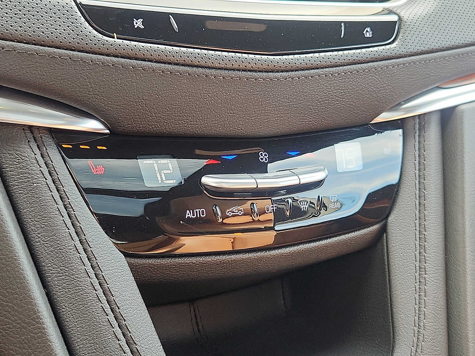 Used 2023 Cadillac XT5 Premium Luxury AWD/4WD image 15