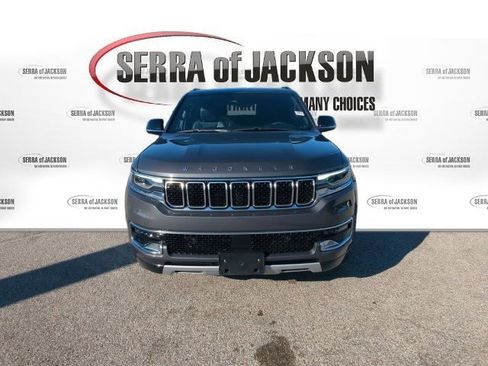 Used 2024 Jeep Wagoneer Series II w/ Flexible Seating Group AWD/4WD image 3