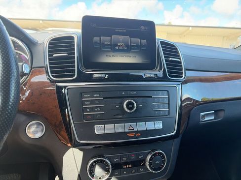 Used 2018 Mercedes-Benz GLS 450 4MATIC image 13