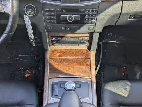 Used 2013 Mercedes-Benz E 400 Sport Sedan image 6