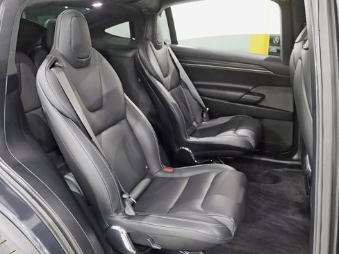 Used 2023 Tesla Model X Plaid image 32