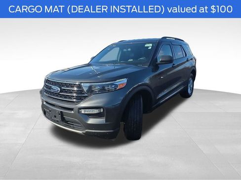 Used 2020 Ford Explorer XLT w/ Equipment Group 202A image 4