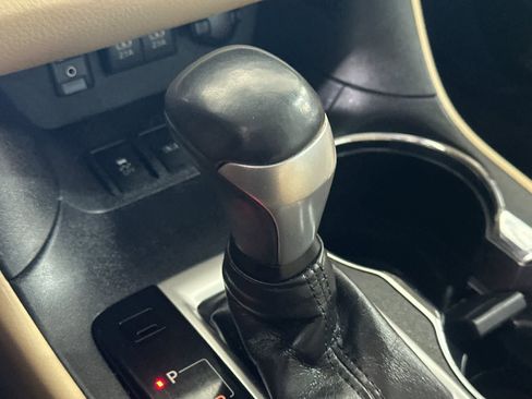 Used 2018 Toyota Highlander Limited Platinum AWD/4WD image 23