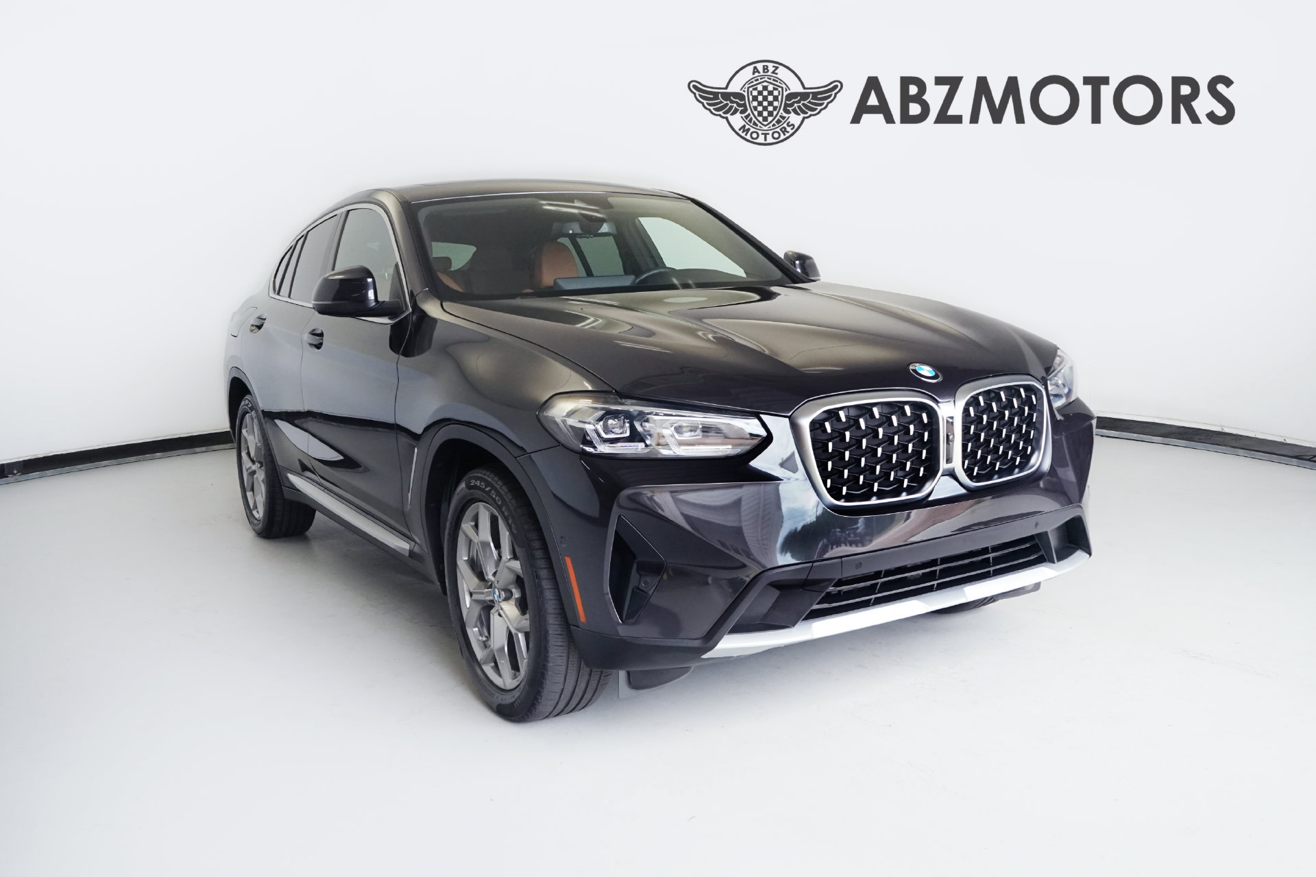 Used 2025 BMW X4 xDrive30i AWD/4WD image 1