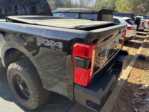 Used 2023 Ford F250 XLT w/ Black Appearance Package image 14