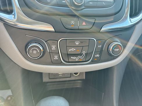 Used 2024 Chevrolet Equinox LS w/ Driver Confidence II Package FWD image 17