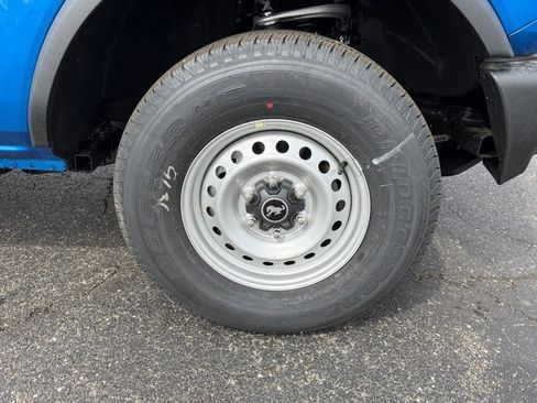 New 2026 Ford Bronco Base image 30