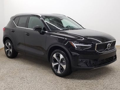 New 2025 Volvo XC40 B5 Plus w/ Protection Package Premier