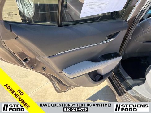 Used 2020 Toyota Camry XLE w/ Four Season Floor Mat Package image 32