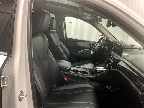 Used 2025 Acura MDX SH-AWD image 11