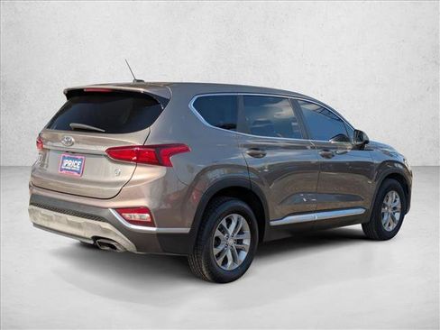 Used 2019 Hyundai Santa Fe SE image 5