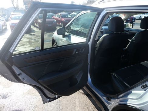 Used 2018 Subaru Outback 2.5i Limited image 24