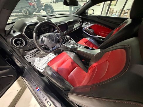 Used 2018 Chevrolet Camaro LT RWD image 15