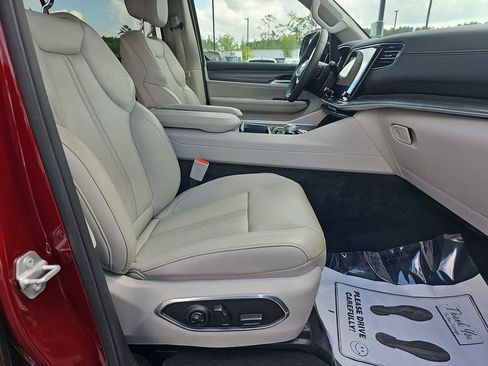 Used 2024 Jeep Wagoneer Series II w/ Flexible Seating Group RWD image 14