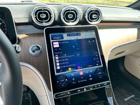 Used 2024 Mercedes-Benz CLE 300 4MATIC Coupe image 16