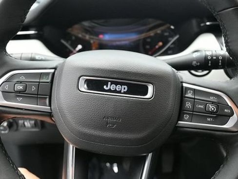 Used 2025 Jeep Compass Limited AWD/4WD image 14