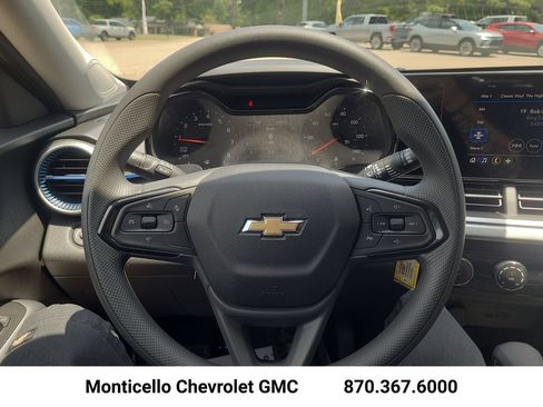 New 2026 Chevrolet Trax LS FWD image 15