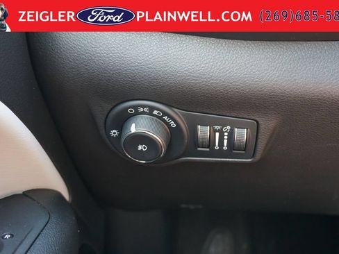 Used 2023 Jeep Compass Limited w/ Sun and Sound Group AWD/4WD image 30