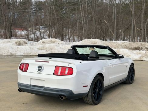 Used 2010 Ford Mustang GT Premium image 18