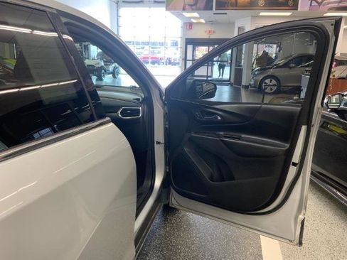 Used 2018 Chevrolet Equinox LT FWD image 29
