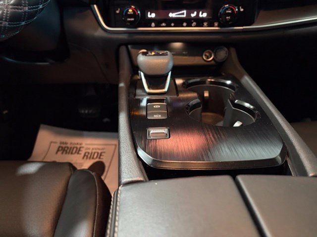 Used 2022 Nissan Rogue SV w/ SV Premium Package FWD image 20