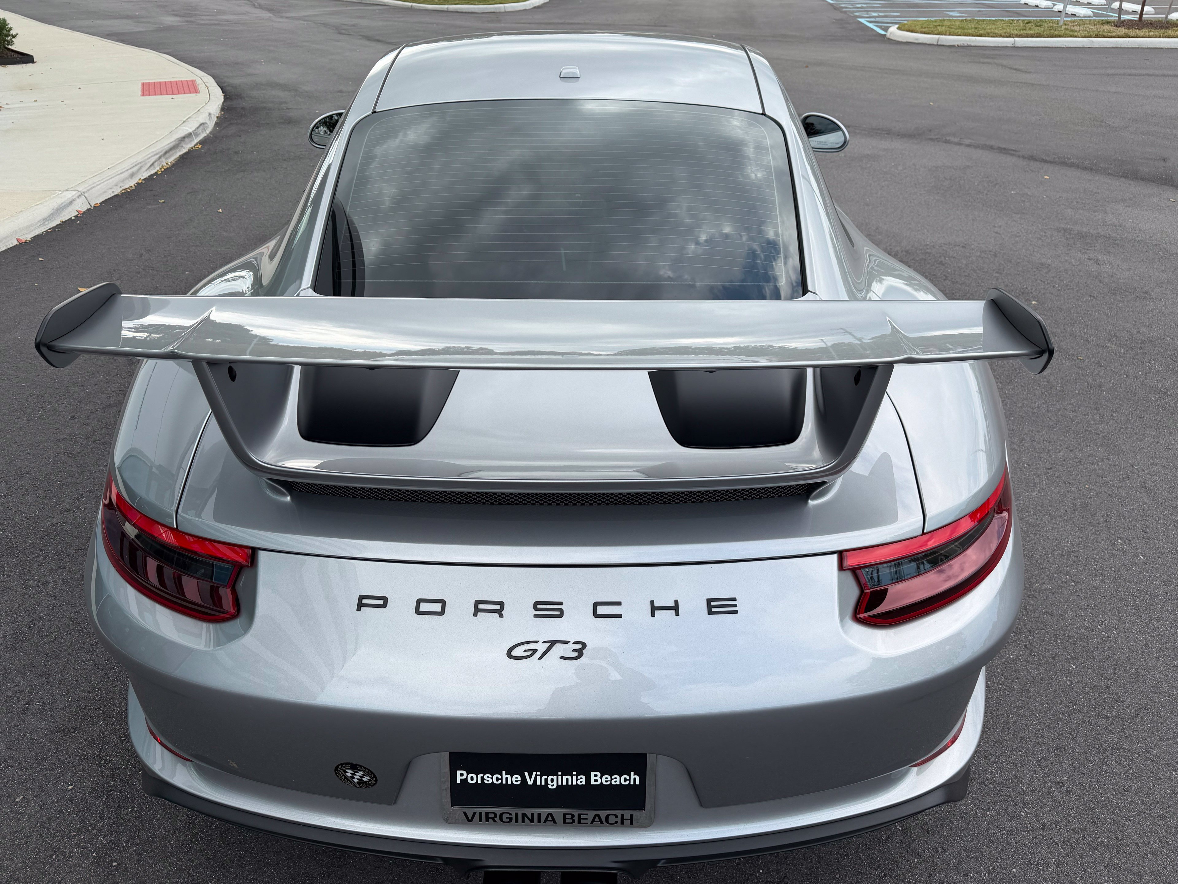 Used 2018 Porsche 911 GT3 RWD image 5