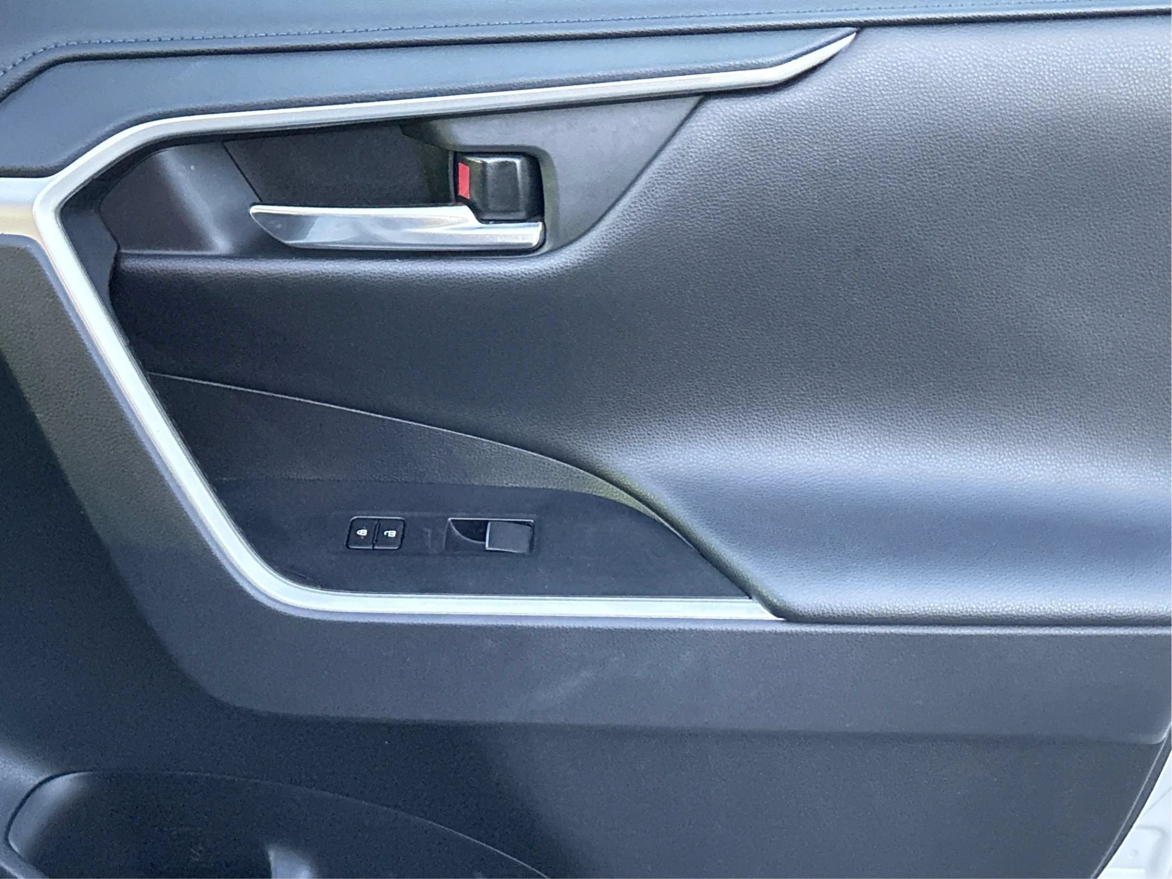 Used 2019 Toyota RAV4 XSE AWD/4WD image 45
