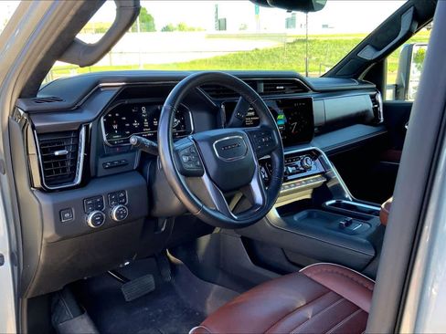 Used 2025 GMC Sierra 2500 Denali Ultimate AWD/4WD image 17