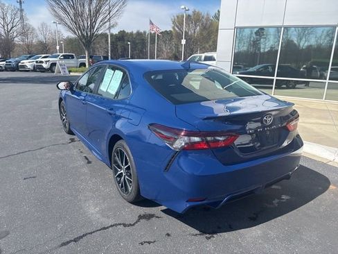 Used 2024 Toyota Camry SE image 7