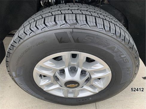 Used 2024 Chevrolet Silverado 2500 LT w/ Convenience Package image 18