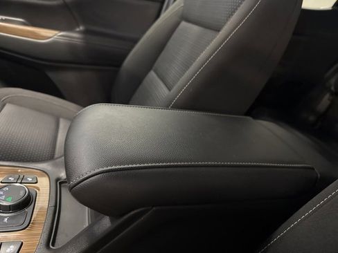 Used 2023 GMC Acadia SLE w/ Driver Convenience Package image 23