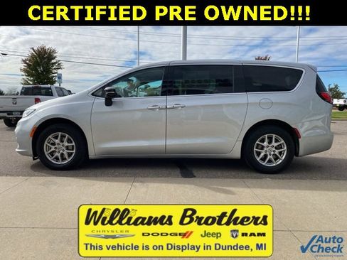 Certified 2024 Chrysler Pacifica Touring-L image 8