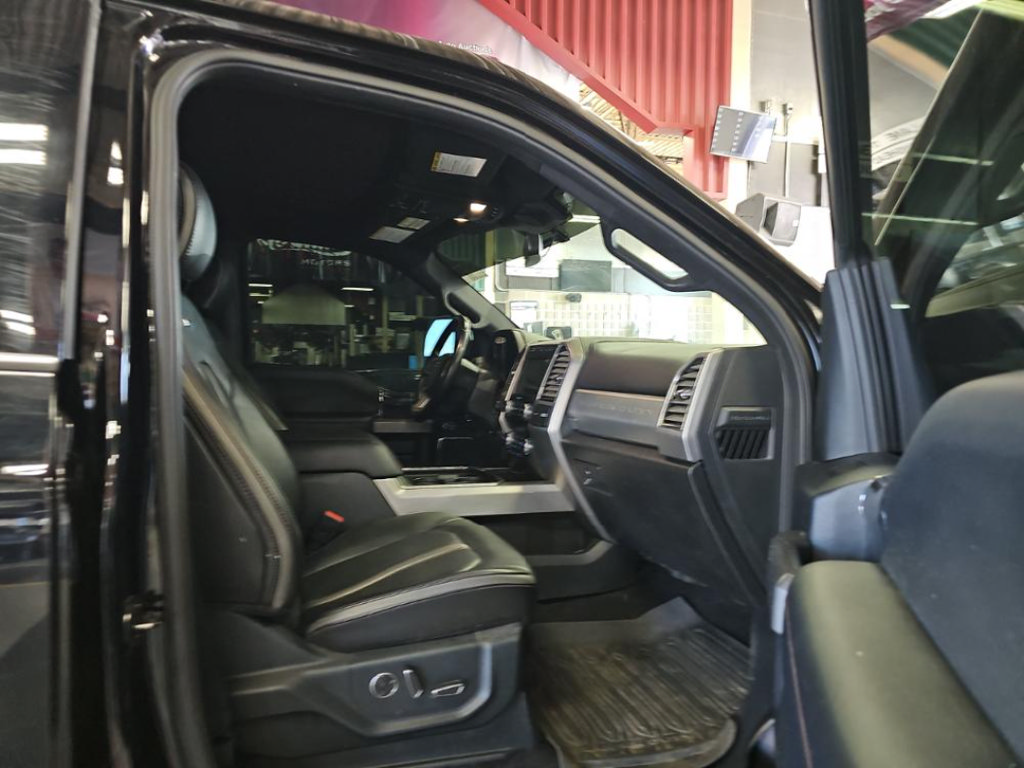Used 2021 Ford F250 Platinum w/ Tremor Off-Road Package AWD/4WD image 5