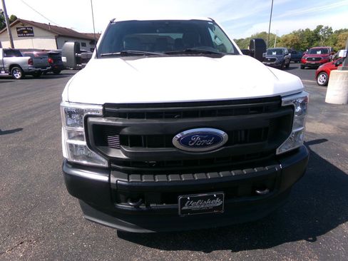 Used 2022 Ford F250 XL w/ Power Equipment Group AWD/4WD image 4