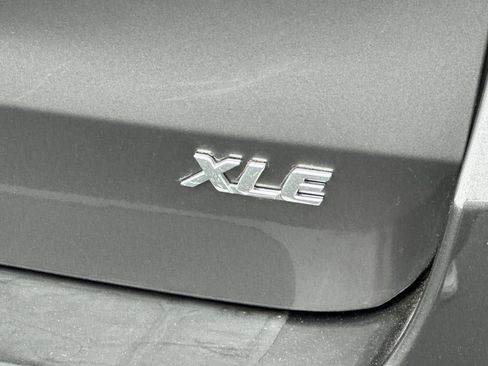 Used 2017 Toyota Sienna XLE w/ XLE Navigation Package image 12