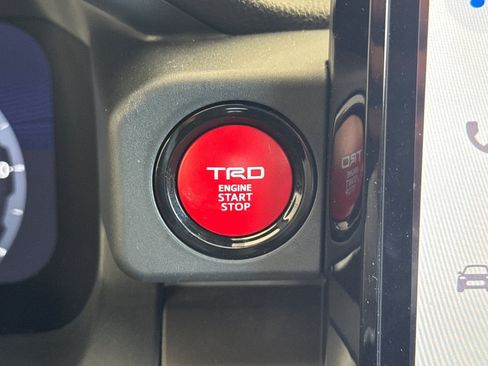 Used 2024 Toyota Tacoma TRD Off-Road w/ TRD Off Road Upgrade Package AWD/4WD image 20