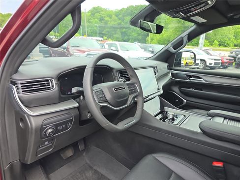 Used 2024 Jeep Wagoneer Series II AWD/4WD image 21