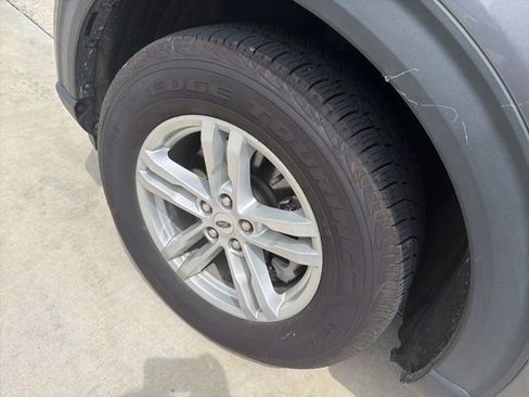 Used 2021 Ford Explorer XLT w/ Equipment Group 202A AWD/4WD image 30